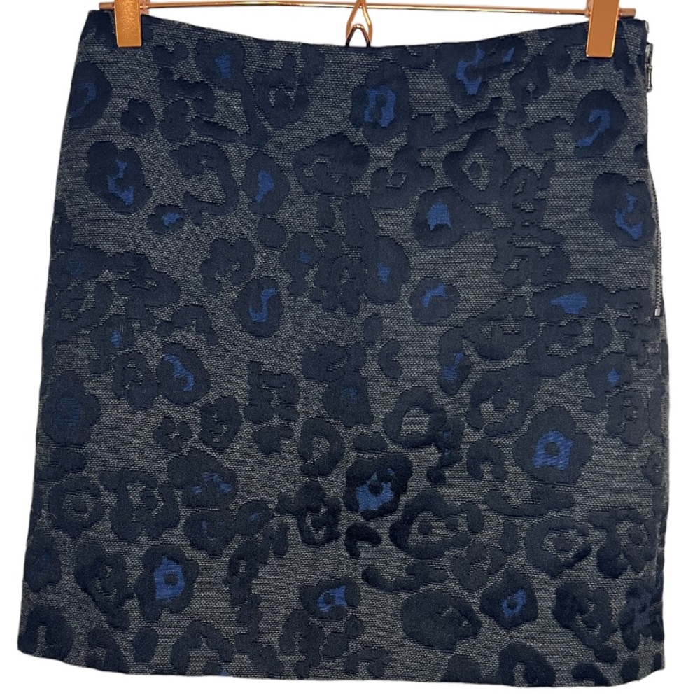 Grey with blue and black print Ann Taylor skirt size 4 *